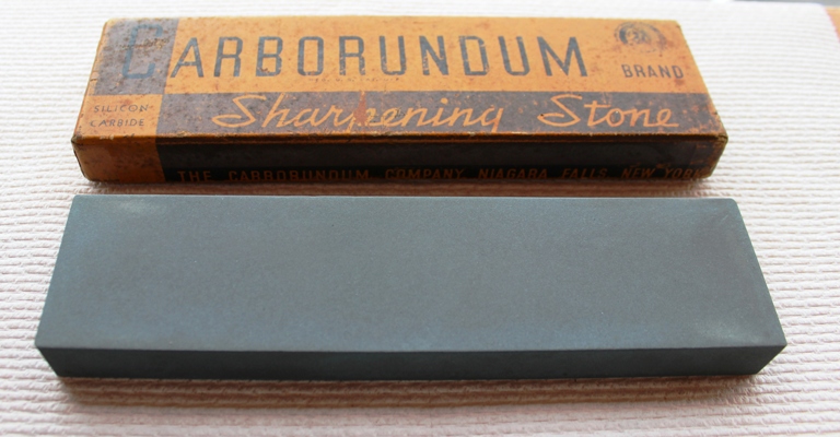 Carborundum - 118 - 8 inch Razor Hone - 3 Fine Grit (8).JPG